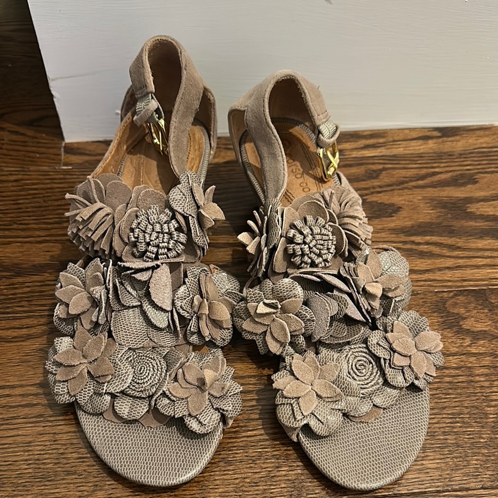 Corso Como Tan Floral Sandals